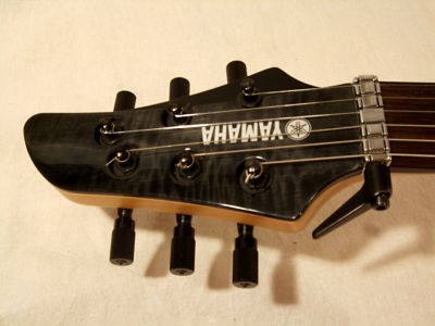 Detailansicht Kopfplatte und Mechaniken